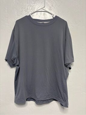 Men’s size large lululemon active shirt, #K1243